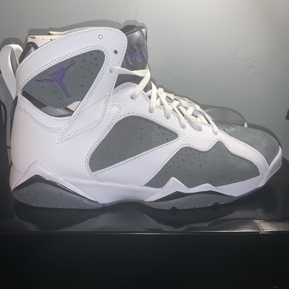 Jordan Retro Flint Grey - Main Image